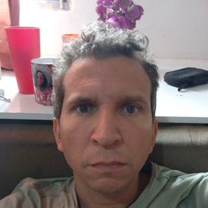 Daniel R. 44 años – Lima